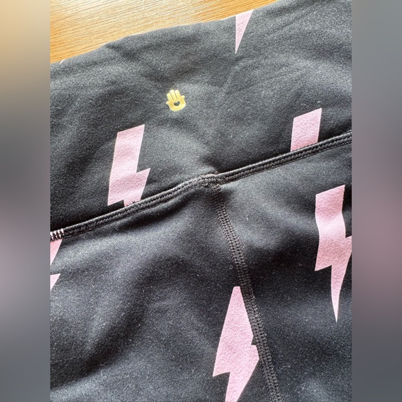 Spiritual Gangster Essential High-Waist Lightning Bolt Print Leggings - Picture 4 of 6